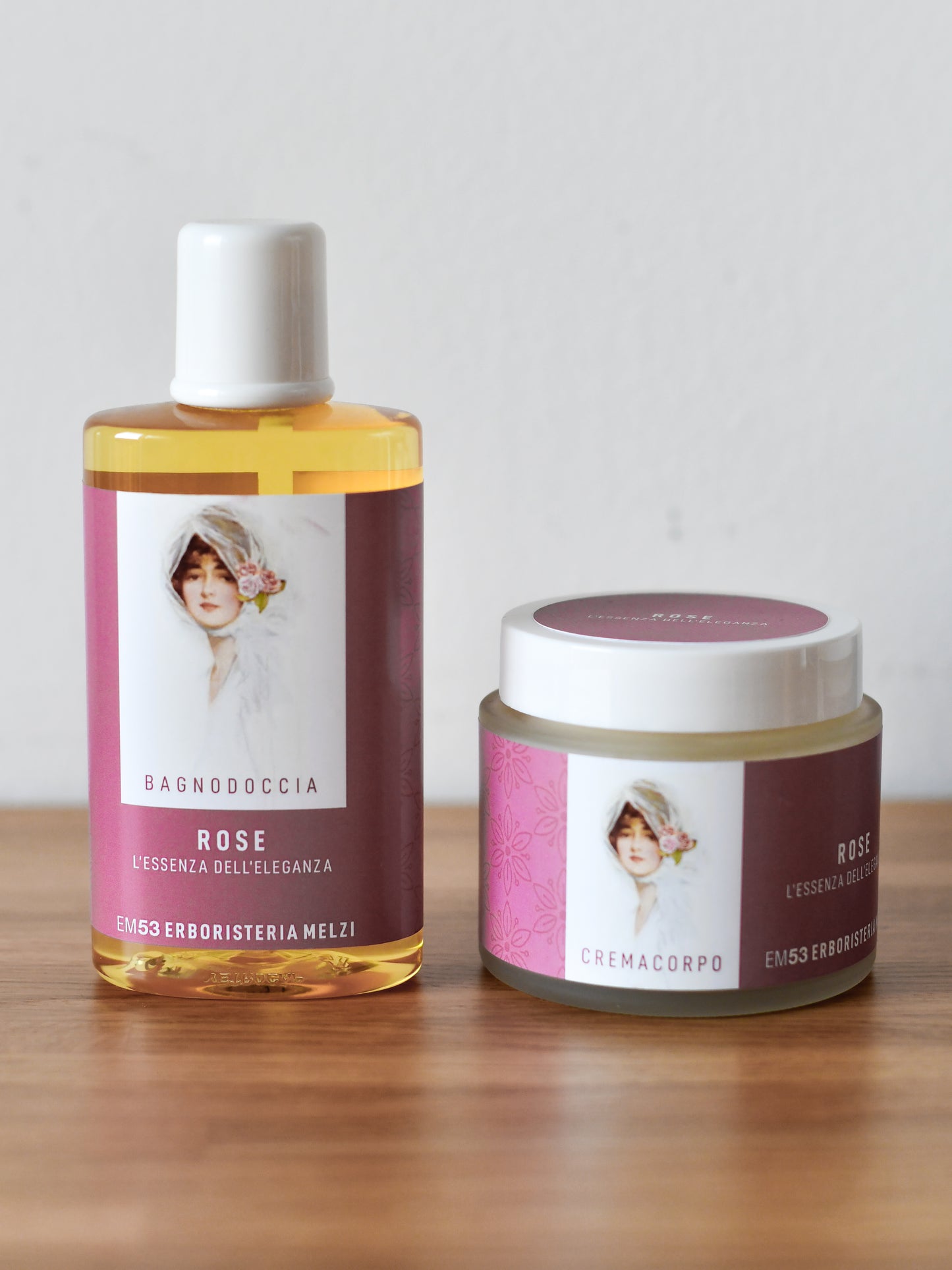 EM53 L'ESSENZA DELL'ELEGANZA Kit Crema Corpo 200 ml + Bagnodoccia Rose 250 ml