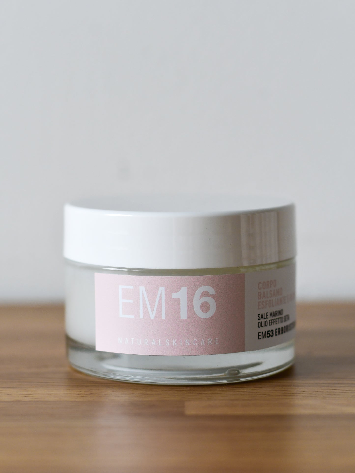 EM16  Exfoliating Treatment Balsamo Esfoliante Rigenerante 200 ml